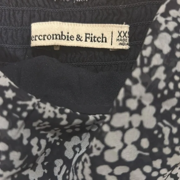 Floral Off-Shoulder Top - Picture 2 of 2